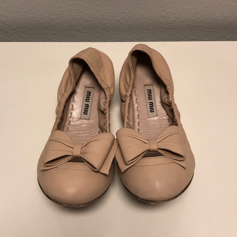 Nude Miu Miu Flats